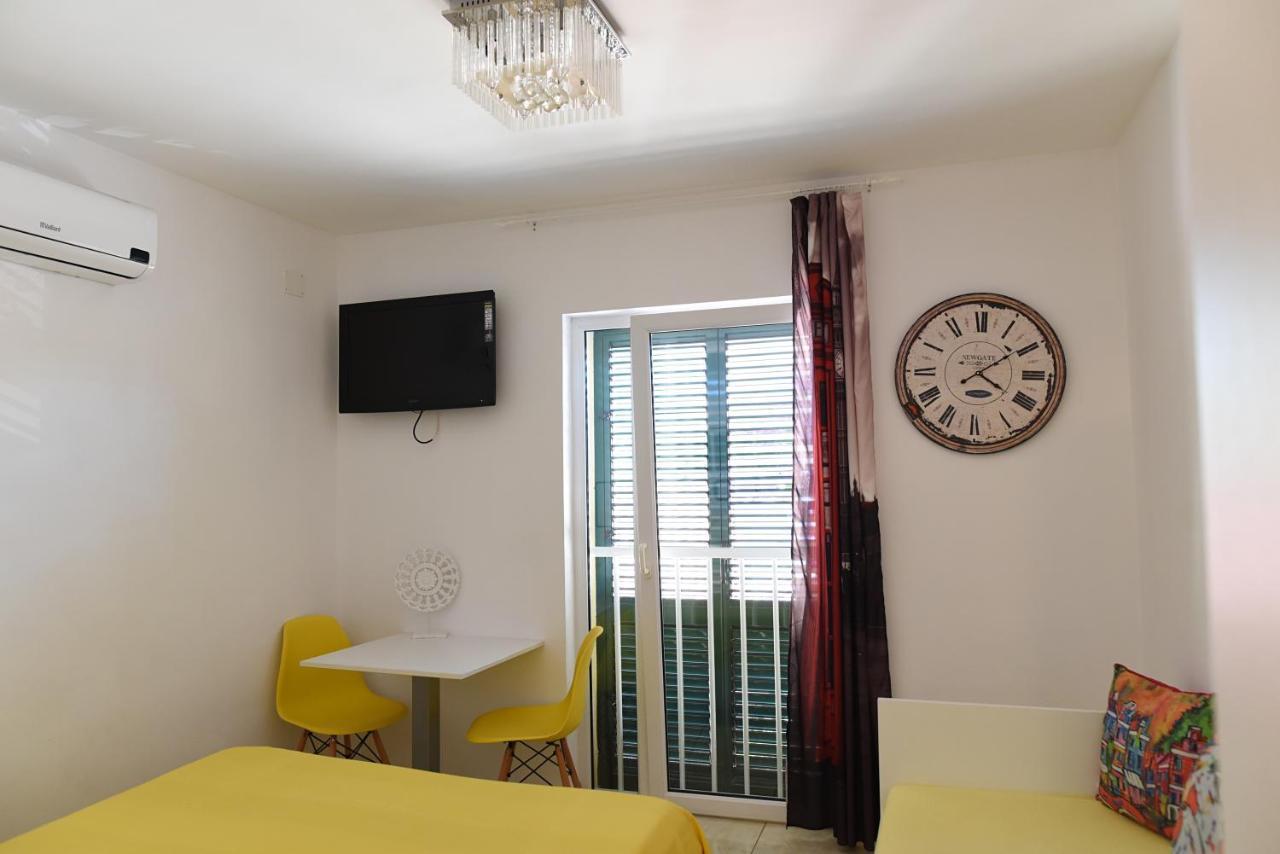 Apartment Ani Novalja