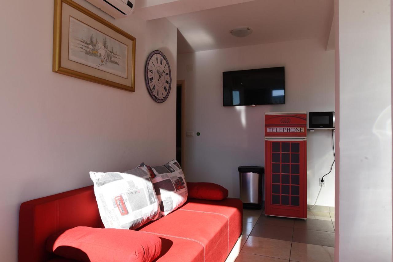 Apartment Ani Novalja